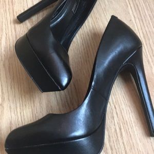 New! Bcbgeneration black platform stilettos